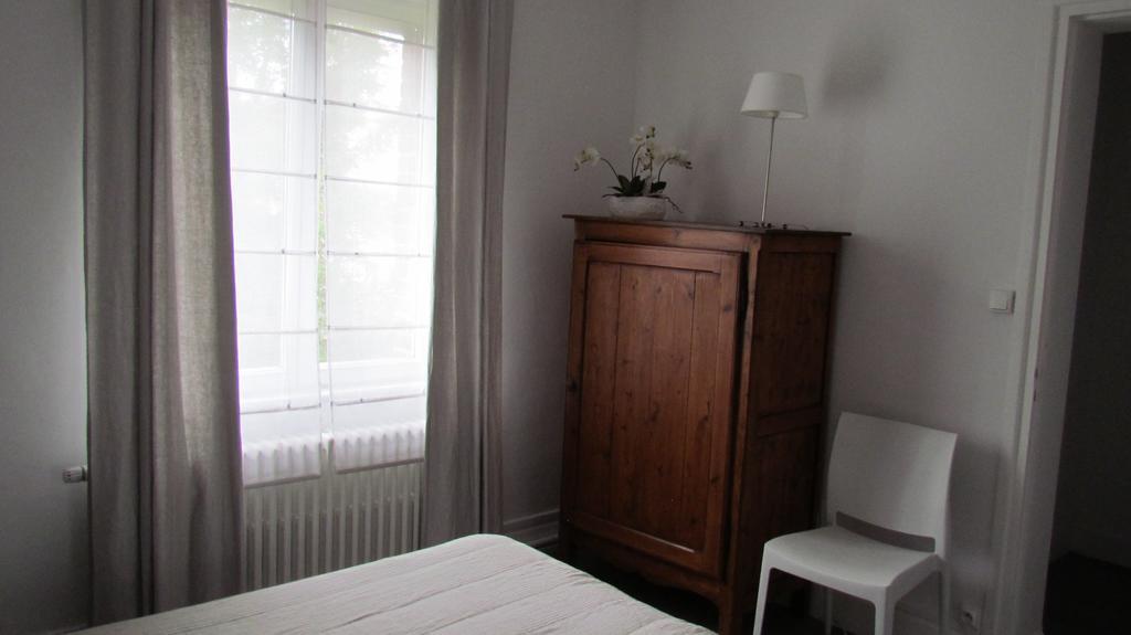 Gite Histoire De Maison Arras Ruang foto
