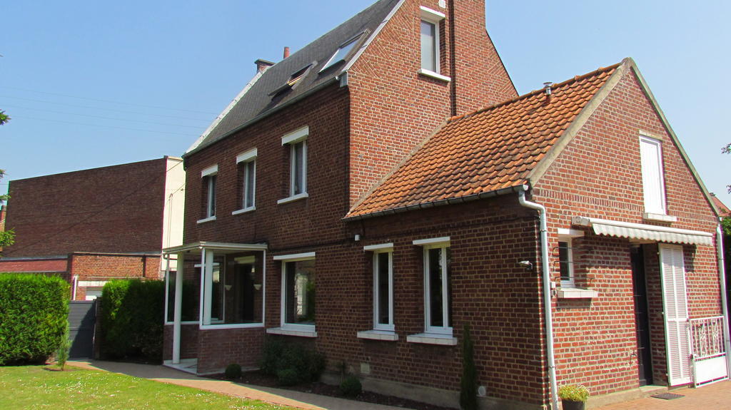 Gite Histoire De Maison Arras Ruang foto